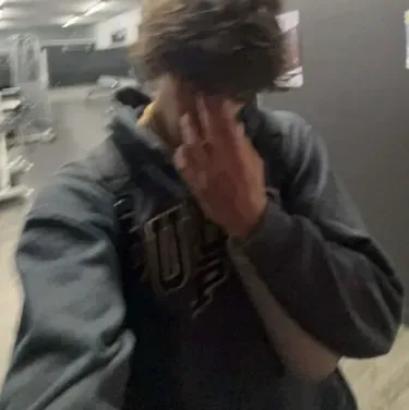 Cesar - best friend's brother: Chat with our AI box, ready for chatbot online free and ask ai anything you want.	