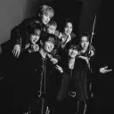 BTS - Họ ghét bạn đa ngôn ngữ tập trung vào các tác vụ IA trò chuyện, lõi mạng nơ-ron hiển thị ở chế độ nền.