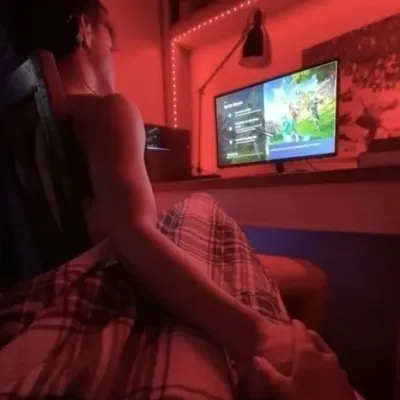 Engage in lively talking AI sessions with Jacke and explore new stories.