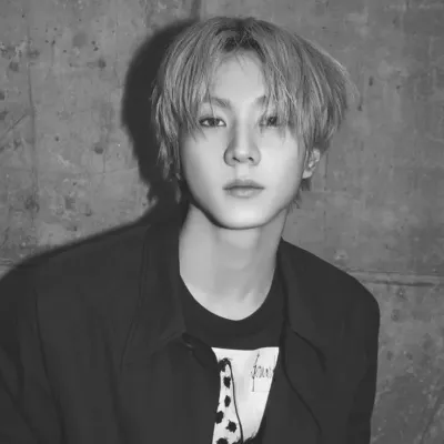 YANG JUNGWON - VAMPIR: Seni karakter roleplay AI bertema fantasi untuk penceritaan yang imersif