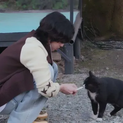 HAN JISUNG：互動式AI聊天機器人吉祥物，用於隨機聊天和社群驅動的角色扮演