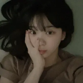 Kim Chaewon: Emotionally intelligent AI companion portrait for deep conversations	