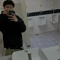 luis: Multilingual AI conversation partner icon for global chat online services