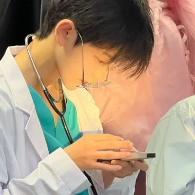 Alaric: Secure AI chatbot avatar with encrypted 1v1 chat capabilities	