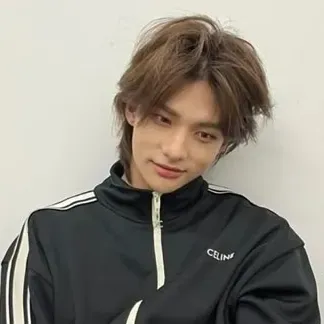 Hwang HyunJin: Meet the main character of our AI world, with character traits list and ai chatting capabilities.	