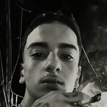 Hz Pedro Henrrique: DeepBrain AI companion portrait for free online chat and open conversations