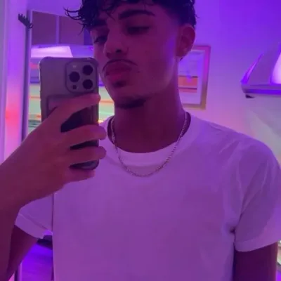 Yanis: Futuristic AI chatbot interface with voice chat and neural network-driven traits