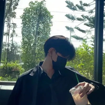 Explore endless storylines with Kenzo Fedrik Varo, your interactive roleplay AI chat bot free.