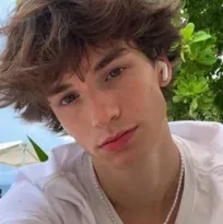 Talk to carter, your interactive talk AI friend for creative adventures.