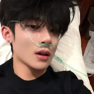 マルセル: ランダムチャットやコミュニティ主導のロールプレイのためのインタラクティブな AI チャットボットのマスコット