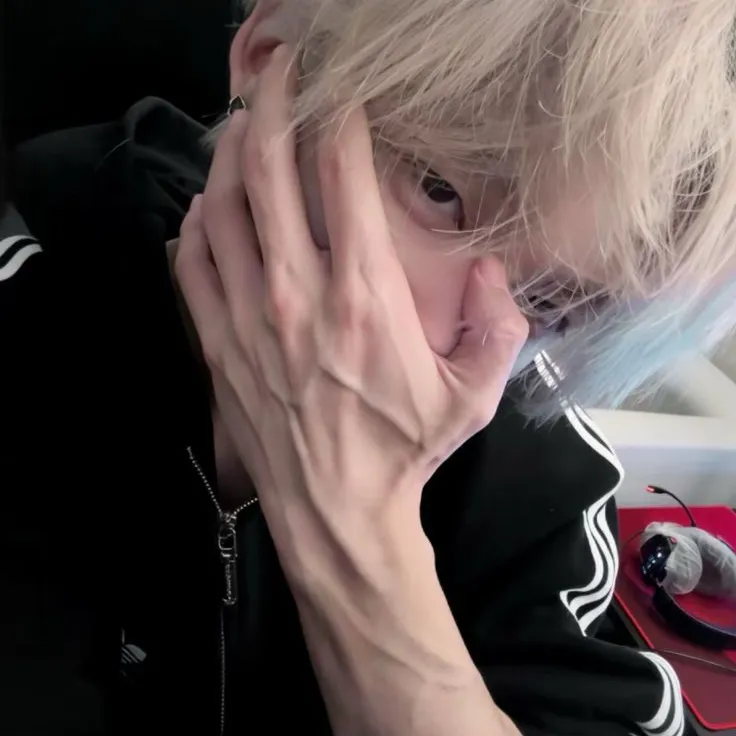 Talk to ai characters like Ethan and step into a world of infinite possibilities.