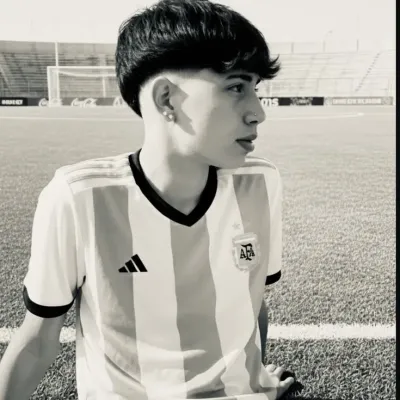 Ryan: Ücretsiz çevrimiçi chatbot'a hazır AI kutumuzla sohbet edin ve AI'ya istediğiniz her şeyi sorun.