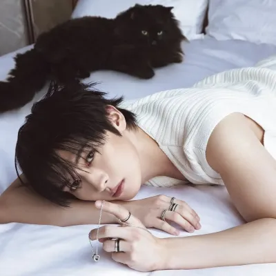 Lee Know : Explorez le monde de l'IA avec notre IA sans restriction et notre chat en ligne gratuit et illimité, alimenté par le jeu de rôle fantastique Warhammer.	