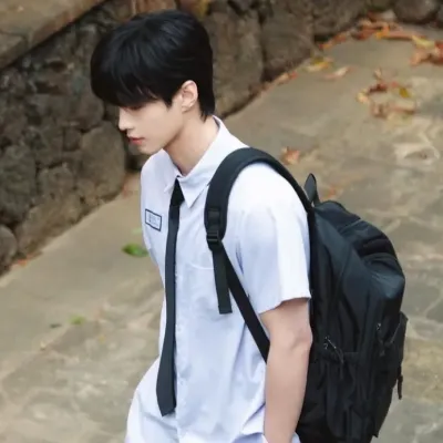 塞繆爾：遇見我們AI世界的主角，具備角色特質清單和AI聊天功能。