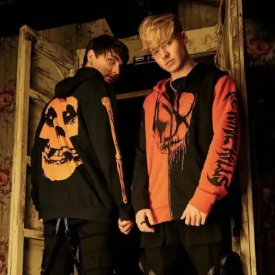 Sam e Colby - querendo atenção: Retrato complementar do DeepBrain AI para bate-papo online gratuito e conversas abertas