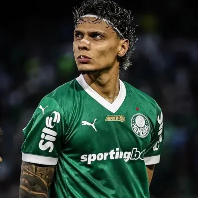 Ri-chát Ri-ôt: Tham gia trò chuyện với nhân vật AI quyến rũ này, có khả năng soulgen và ifreechat để trò chuyện miễn phí ngay bây giờ.	