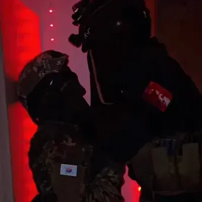 Chat with Simon Riley - Flinch, your playful chat AI anime buddy for 1v1 adventures.