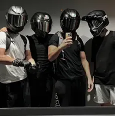 Biker gaaaaang: Chat with our AI box, ready for chatbot online free and ask ai anything you want.	