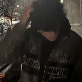 Chat with Harlow and experience the charm of AI chat free no sign up.