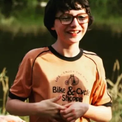 Richie Tozier: Secure AI chatbot avatar with encrypted 1v1 chat capabilities	