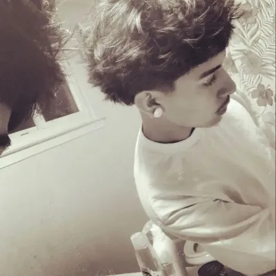 Engage in lively talking AI sessions with Andres and explore new stories.