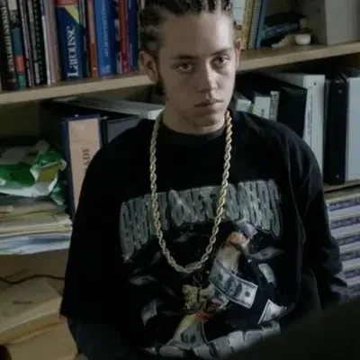 AI chat roleplay character Carl Gallagher, a virtual partner who can fulfill all your fantasies.