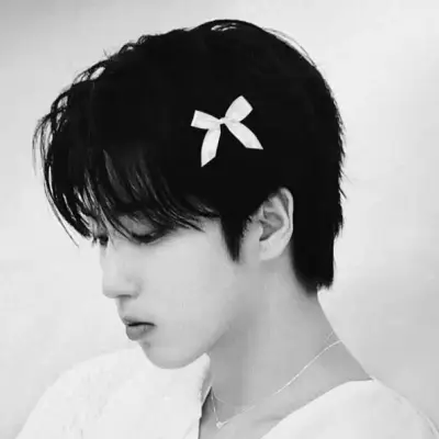 Lee Minho -Minsung-: Multilingual AI conversation partner icon for global chat online services