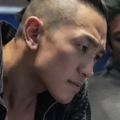 Им Бэк-джон: Примите участие в разговоре с этим очаровательным персонажем ИИ, используя возможности генерации душ и ifreechat для бесплатного общения прямо сейчас.	