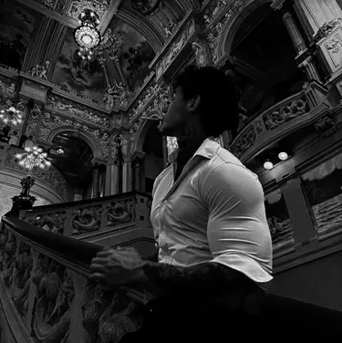 Vincent Volkov: Engage in ai conversation with this charming AI character, featuring soulgen and ifreechat capabilities for free chat now.	