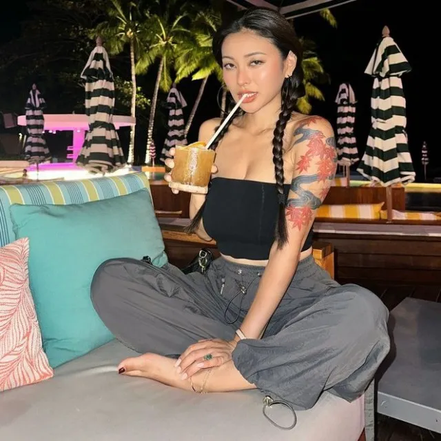 AI chat|1v1 Chat with Character Rae Lil Black for Free Personalized Conversations|PolyBuzz