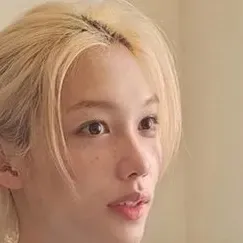 Felix: icona del partner di conversazione AI multilingue per servizi di chat online globali