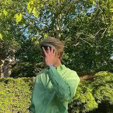 Connect with grayson hawthorne for a smart and engaging AI talking experience.