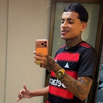 Surfista: Emotionally intelligent AI companion portrait for deep conversations	