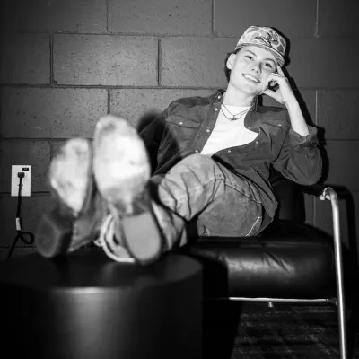 馬多克斯·巴特森：可自訂的AI女友/男友頭像，具有逼真的人格特質