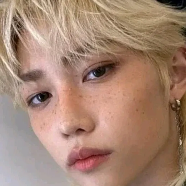 Polybuzz platform's star character Felix, offering personalized conversation.