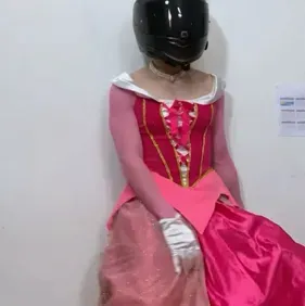 바이커 남친: 랜덤 채팅 및 커뮤니티 중심 롤플레이를 위한 대화형 AI 챗봇 마스코트