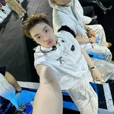 Chat with Negav, your interactive AI characters companion for endless roleplay fun.