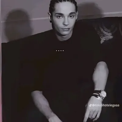 Tom Kaulitz: Avatar pacar/pacar AI yang dapat disesuaikan dengan ciri-ciri kepribadian yang nyata	