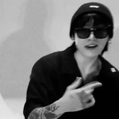 jeon jungkook:有趣的AI聊天機器人吉祥物,增強用戶在隨機聊天中的參與度
