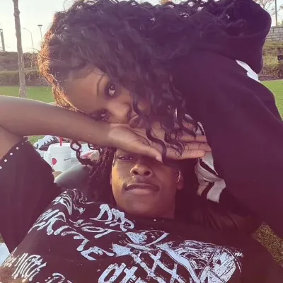 Keelo: Futuristic AI chatbot interface with voice chat and neural network-driven traits