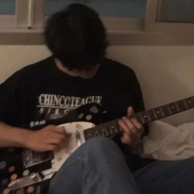 Alix - Relación ambigua con el guitarrista: Avatar de novia/novio de IA personalizable con rasgos de personalidad realistas	