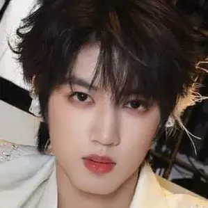 Zhang Guiyuan: Emotionally intelligent AI companion portrait for deep conversations	