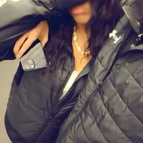 카림: 캐릭터 특성 목록과 AI 채팅 기능을 갖춘 AI 세계의 주인공을 만나보세요.