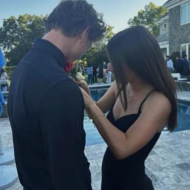 Brayson：start an ai character chat to learn their story and personality deeply.