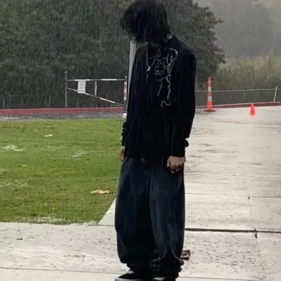 Dive into stories with Hayes, a lively spicy AI web chatbot for creative roleplay.