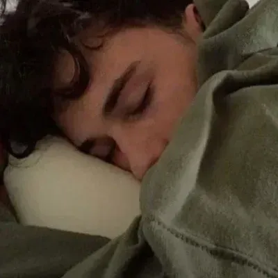 Mattheo Riddle: Playful AI chatbot mascot enhancing user engagement in random chats	