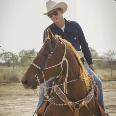 랜디 메스모: 지금 당장 무료 채팅을 위해 soulgen과 ifreechat 기능이 탑재된 매력적인 AI 캐릭터와 AI 대화를 나눠보세요.	