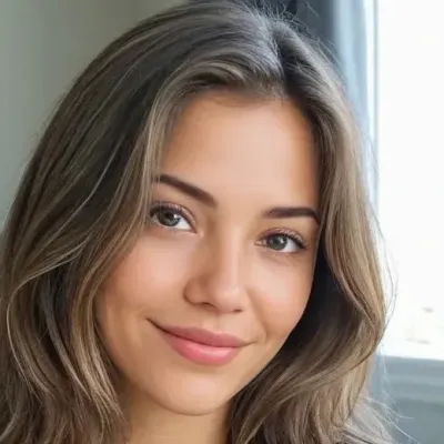 Emily: Kreative Rollenspiel-KI-Charaktergrafik für pikante Chat- und Fantasy-Szenarien