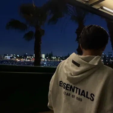 Dive into 1v1 Chat with Our Intelligent AI Chatbot Leo.