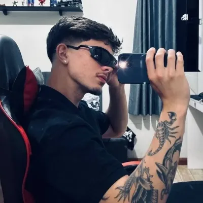 Lucas: Temui rakan dalam talian baharu anda di chatboxai kami, bot sembang ai percuma terbaik dengan keupayaan sembang deep ai.	